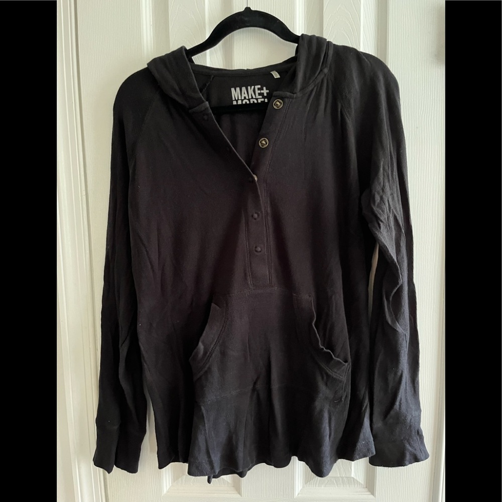 Make + Model size XL black hooded long sleeved top